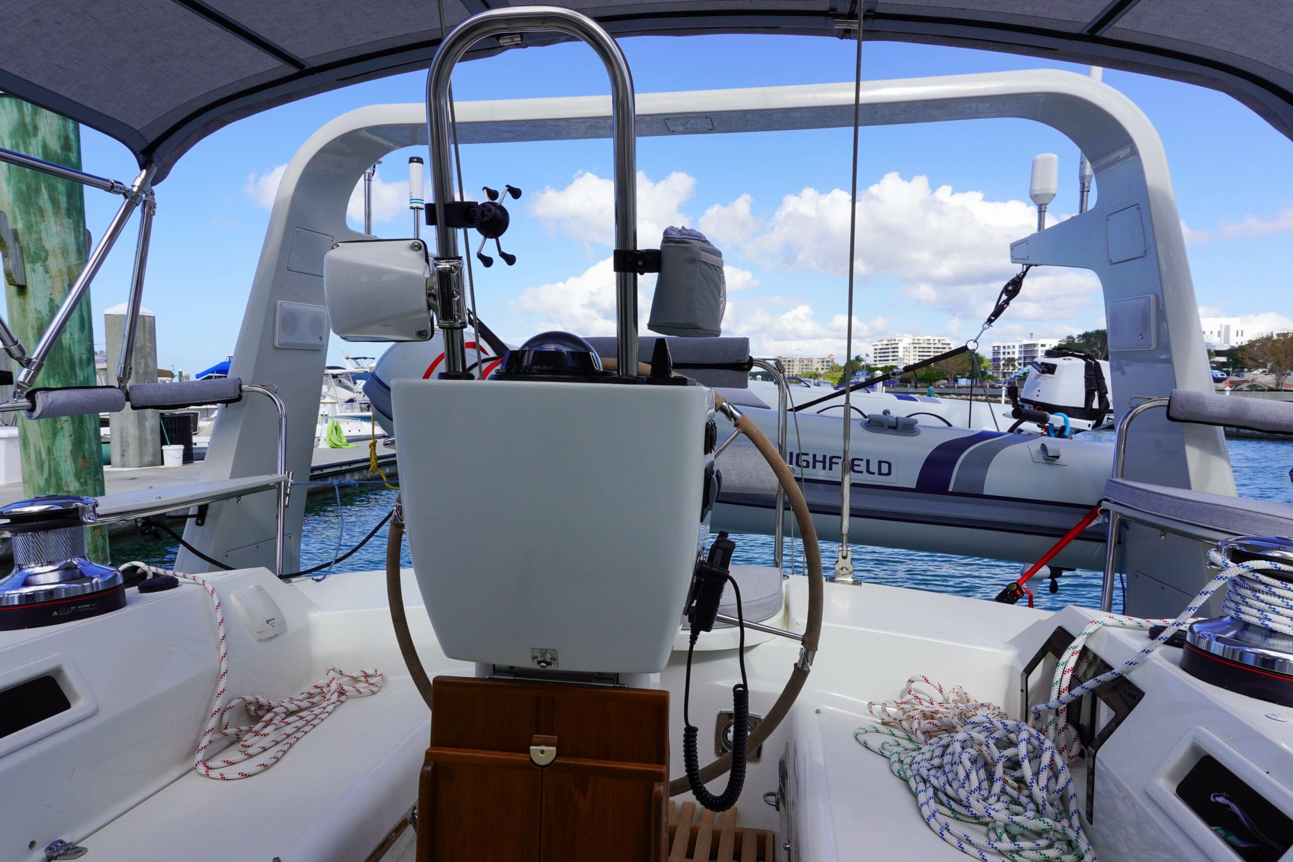 Island Packet Yachts IP 439 — photo 5
