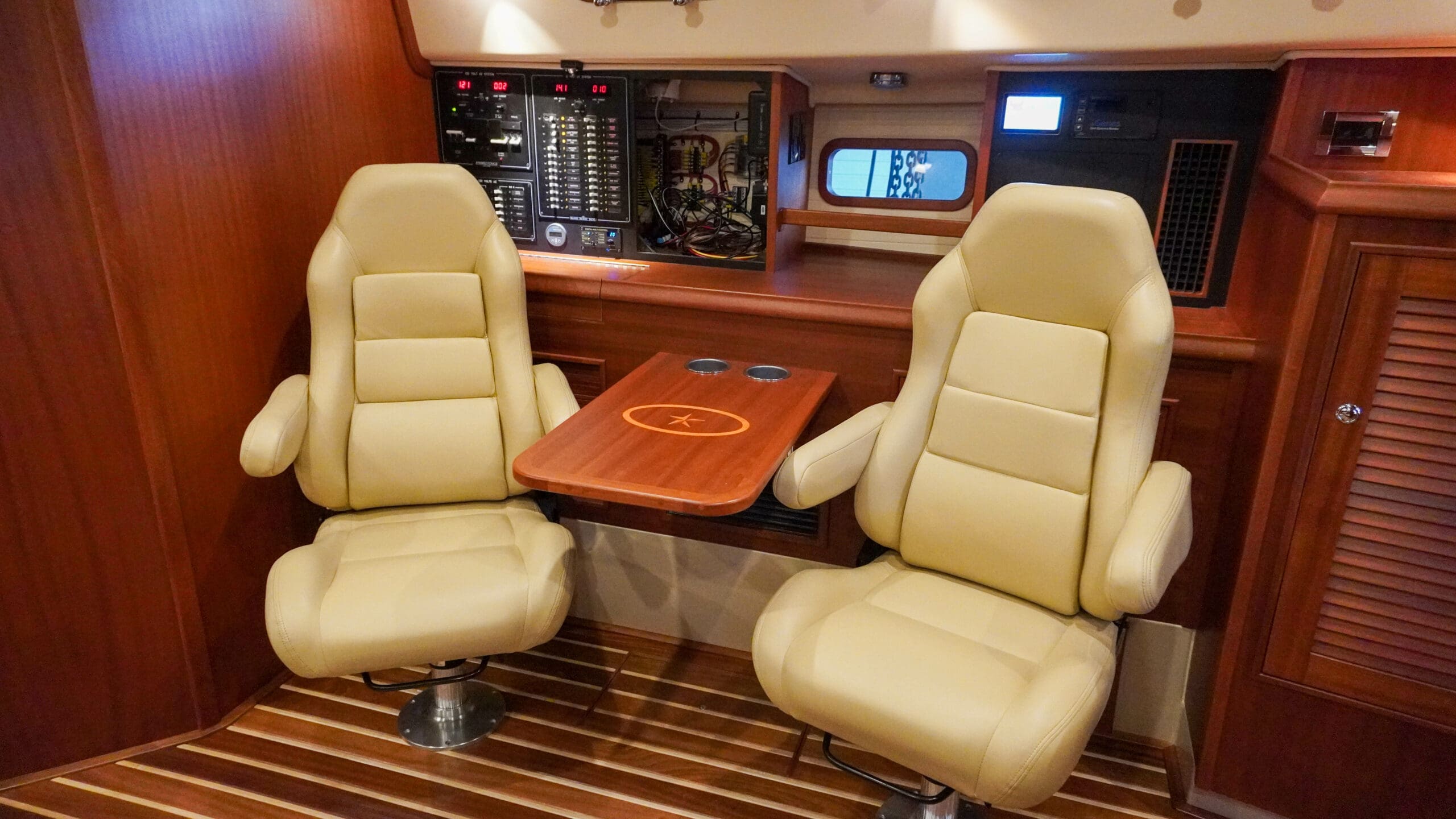 Island Packet Yachts IP 439 — photo 8