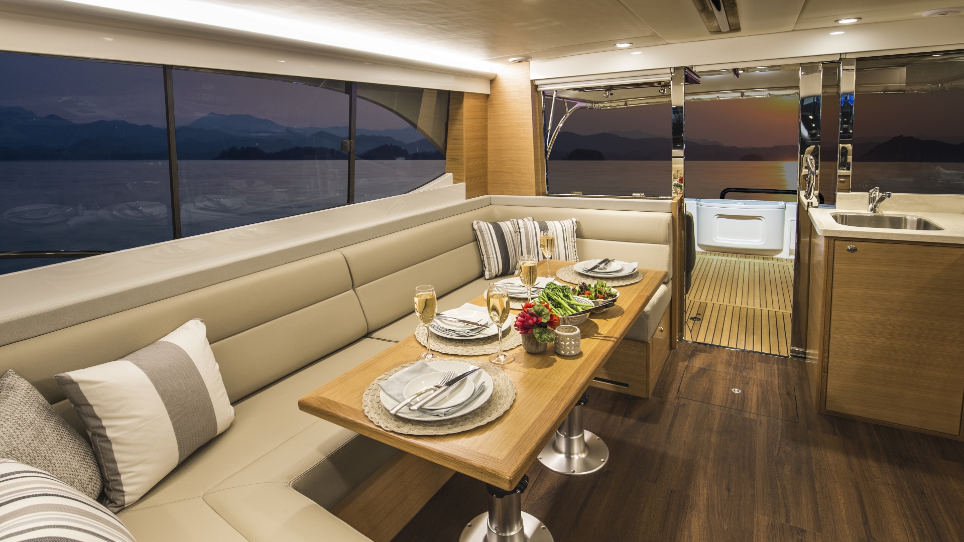 Riviera 445 SUV — photo 9
