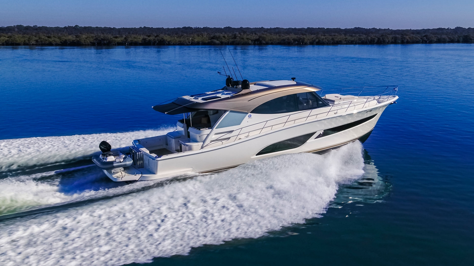Riviera 585 SUV — photo 4
