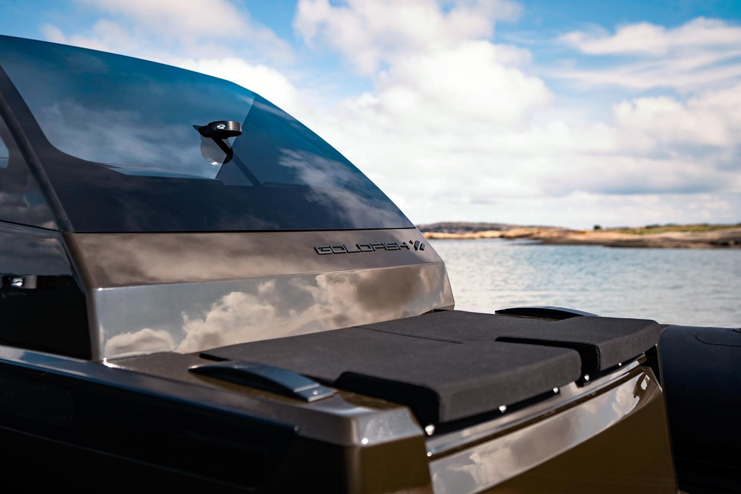 Goldfish Boat 30 Sport — photo 8