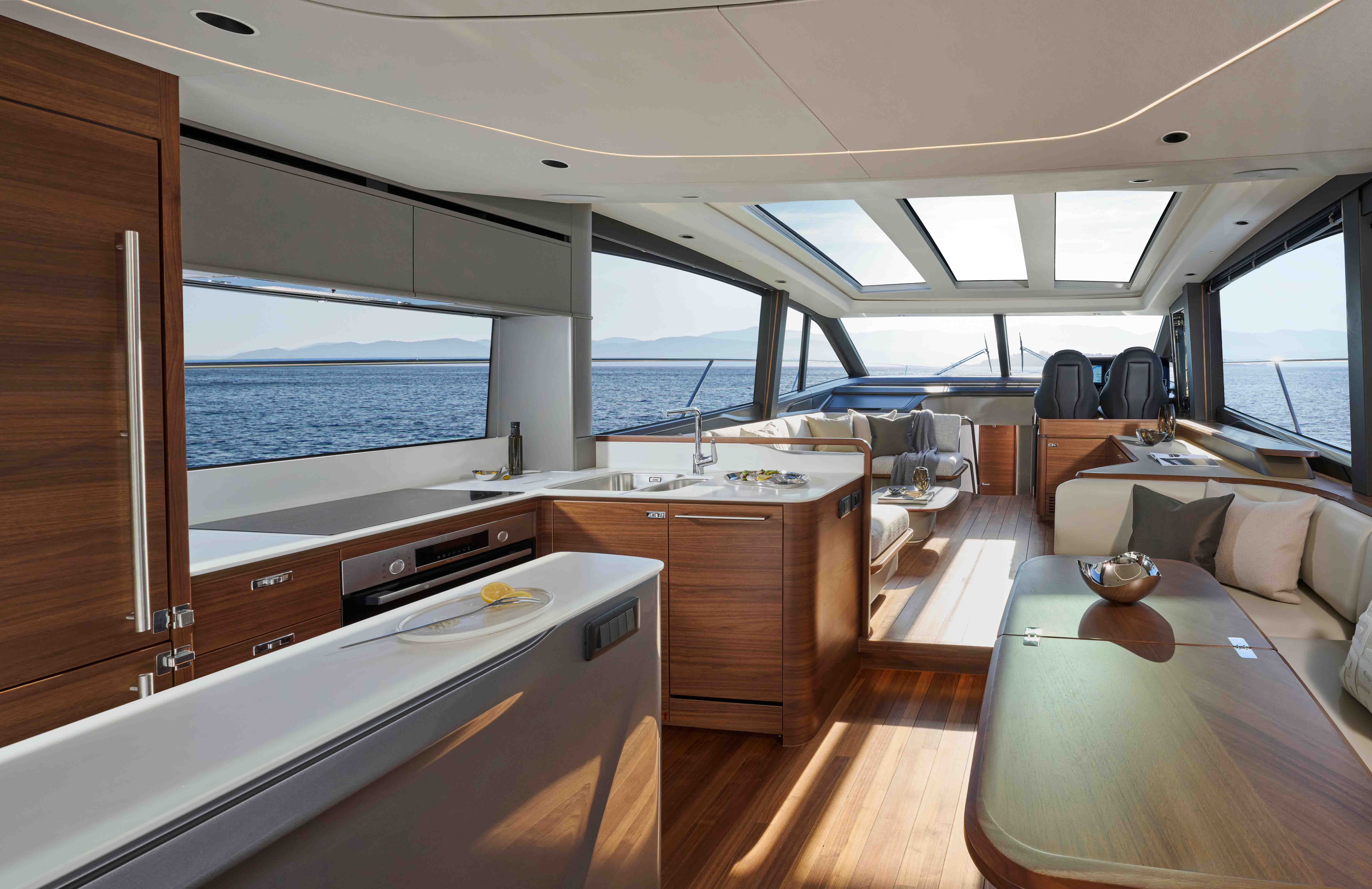 Princess V65 — photo 2