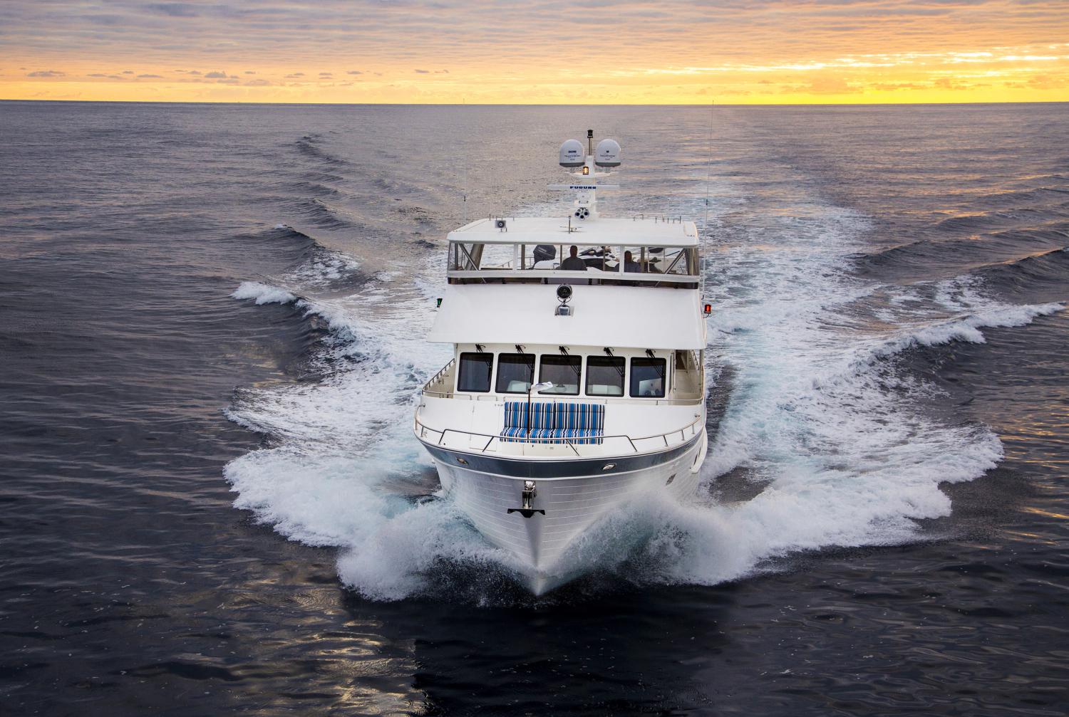 Outer Reef Yachts 860 Cockpit Motoryacht — photo 4