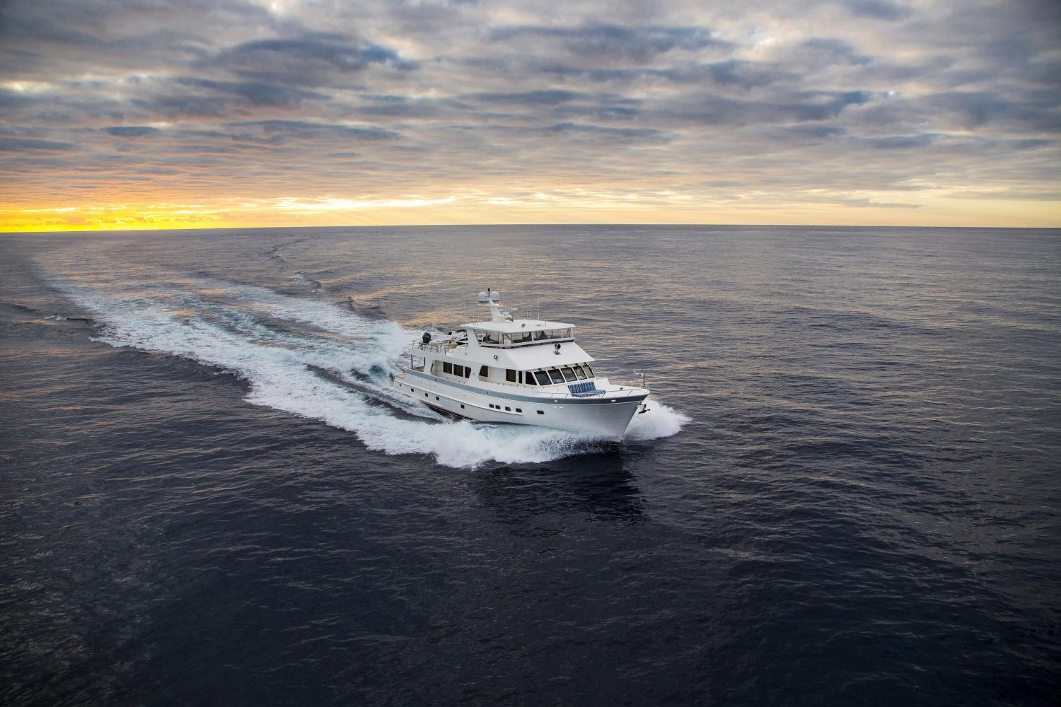 Outer Reef Yachts 860 Cockpit Motoryacht — photo 6