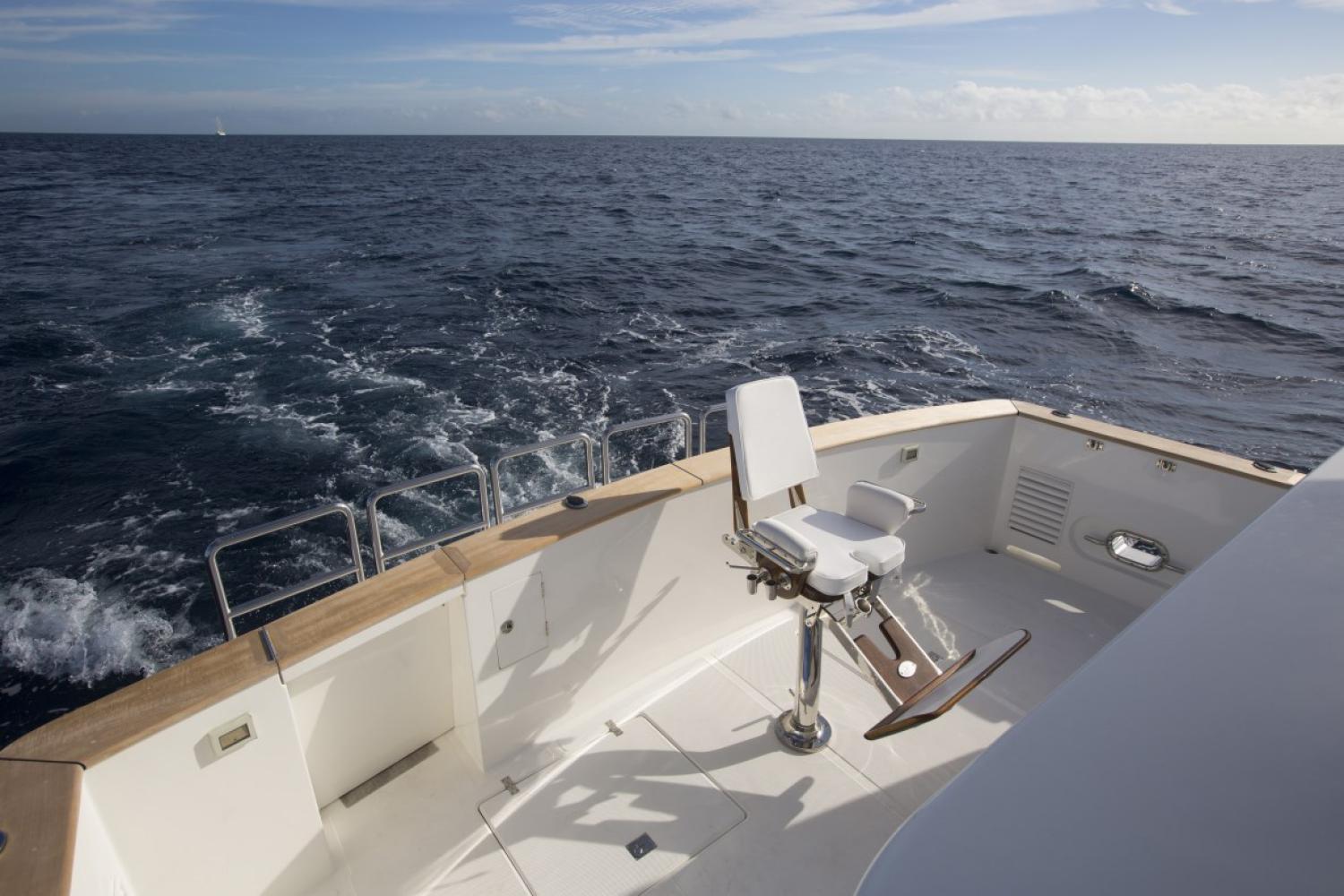 Outer Reef Yachts 860 Cockpit Motoryacht — photo 8