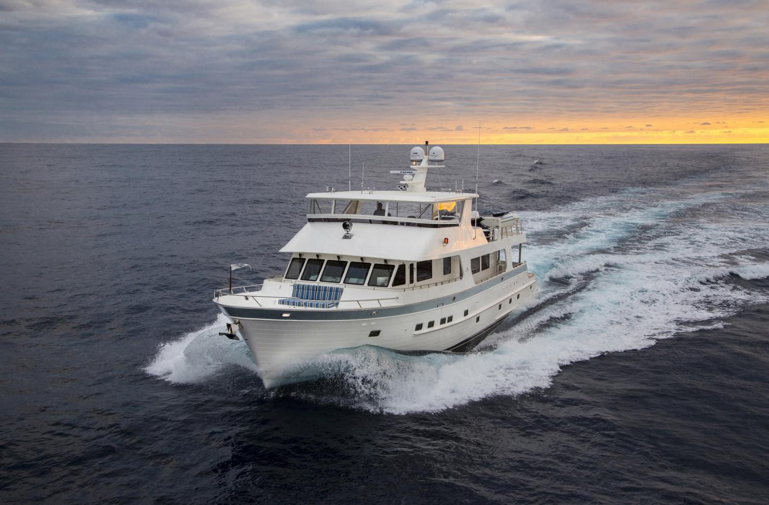 Outer Reef Yachts 860 Cockpit Motoryacht — photo 7