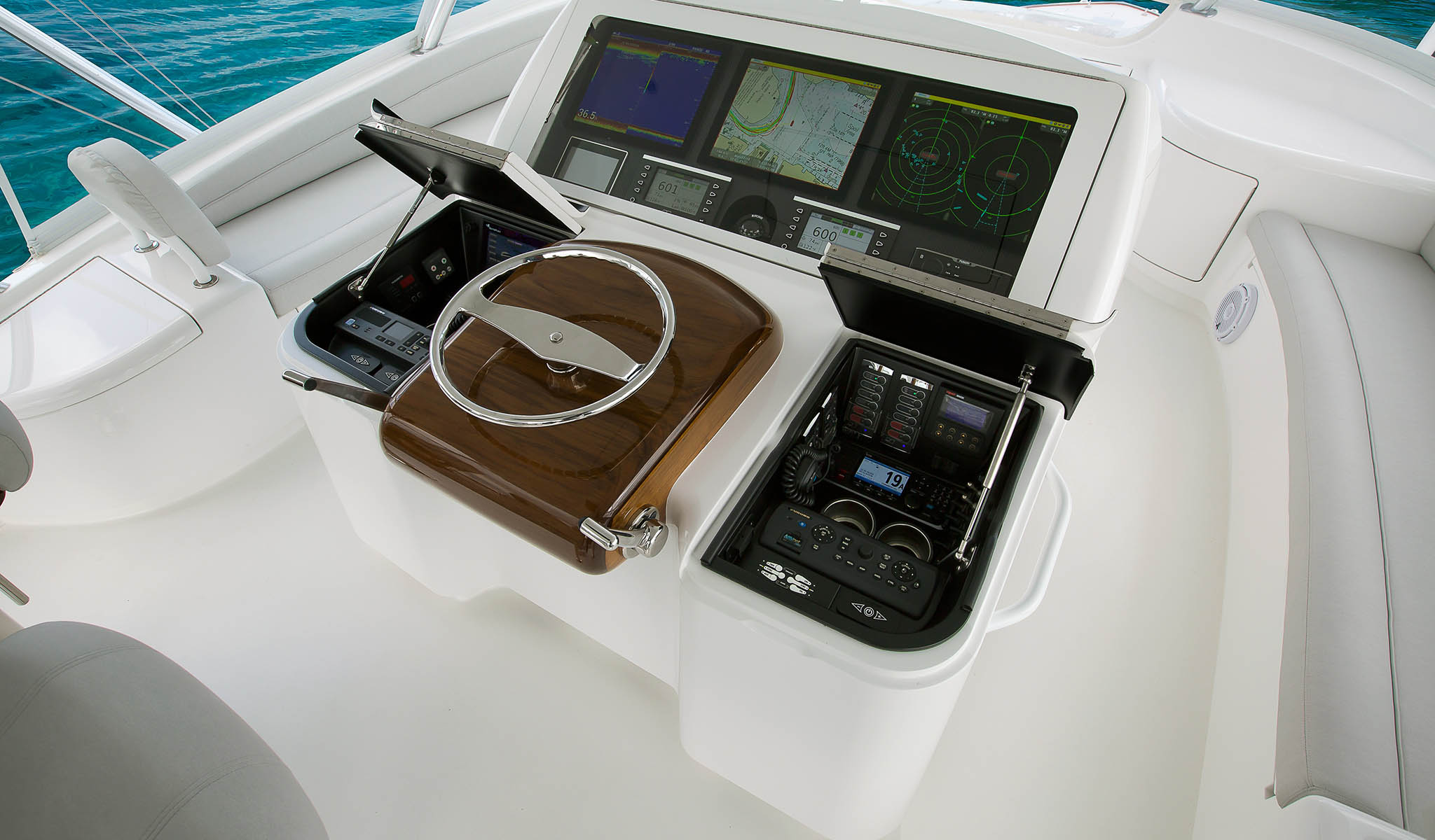 Viking Yachts 68 Convertible — photo 8