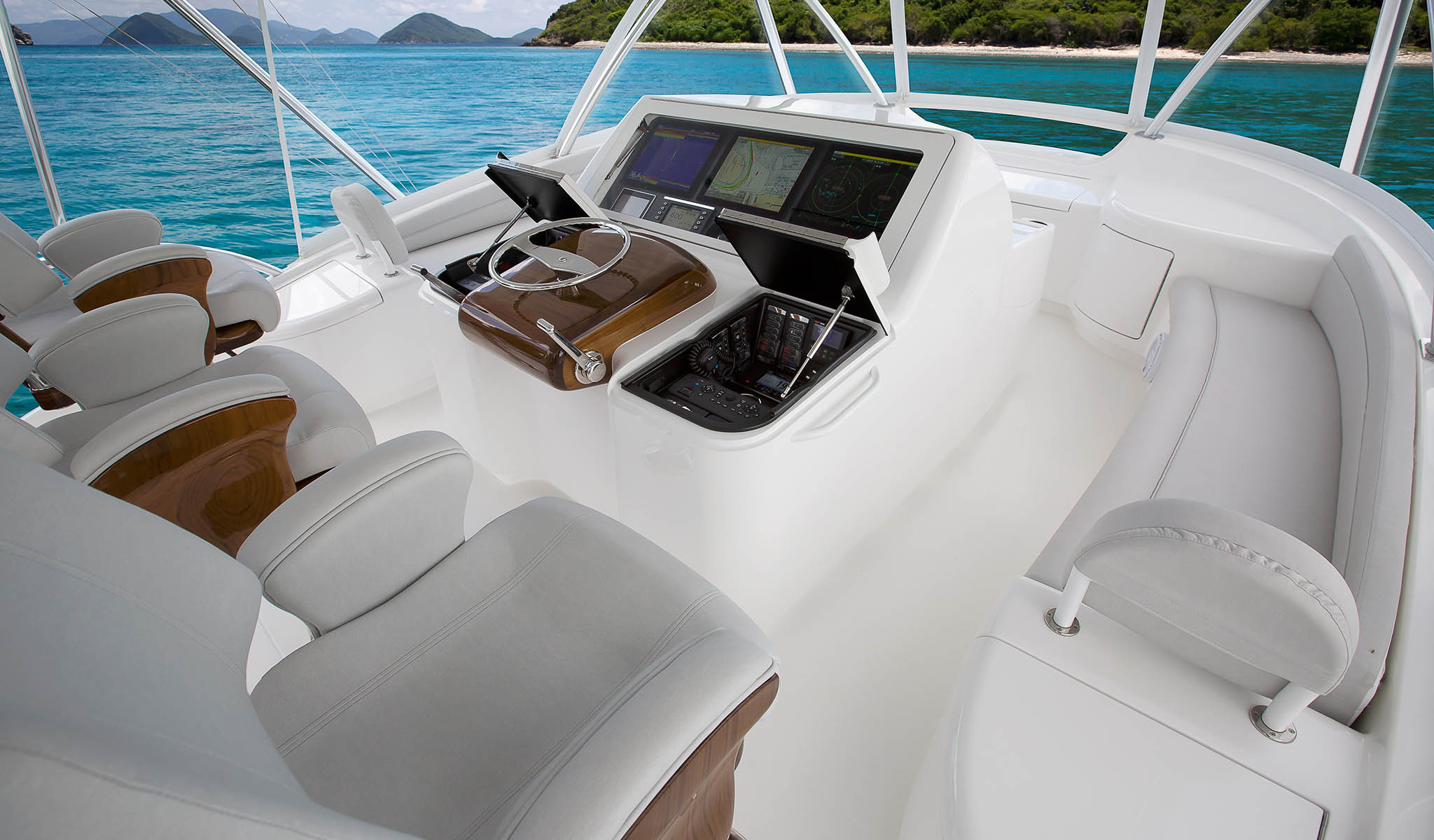 Viking Yachts 68 Convertible — photo 6