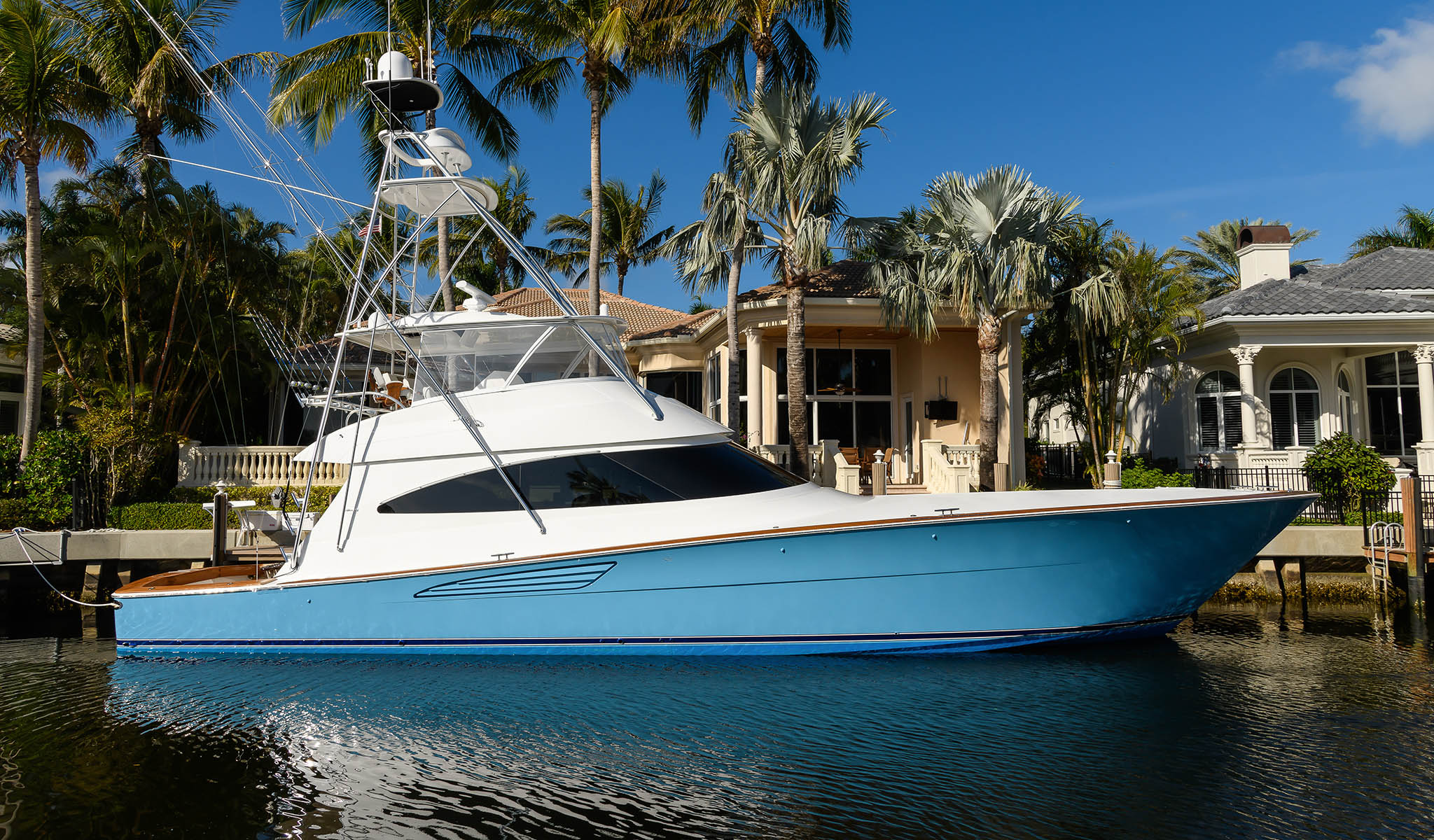 Viking Yachts 68 Convertible — photo 2