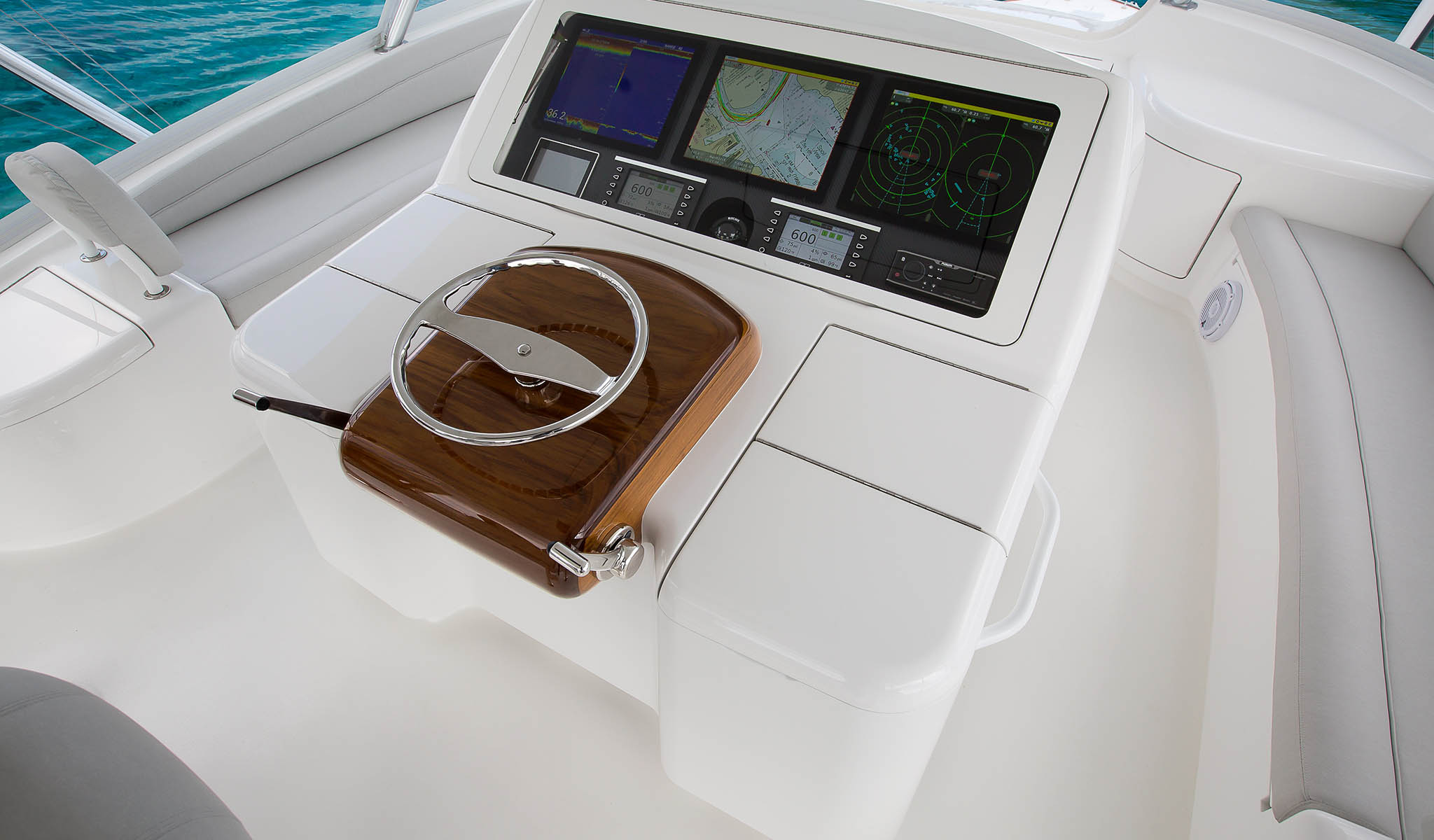 Viking Yachts 68 Convertible — photo 7