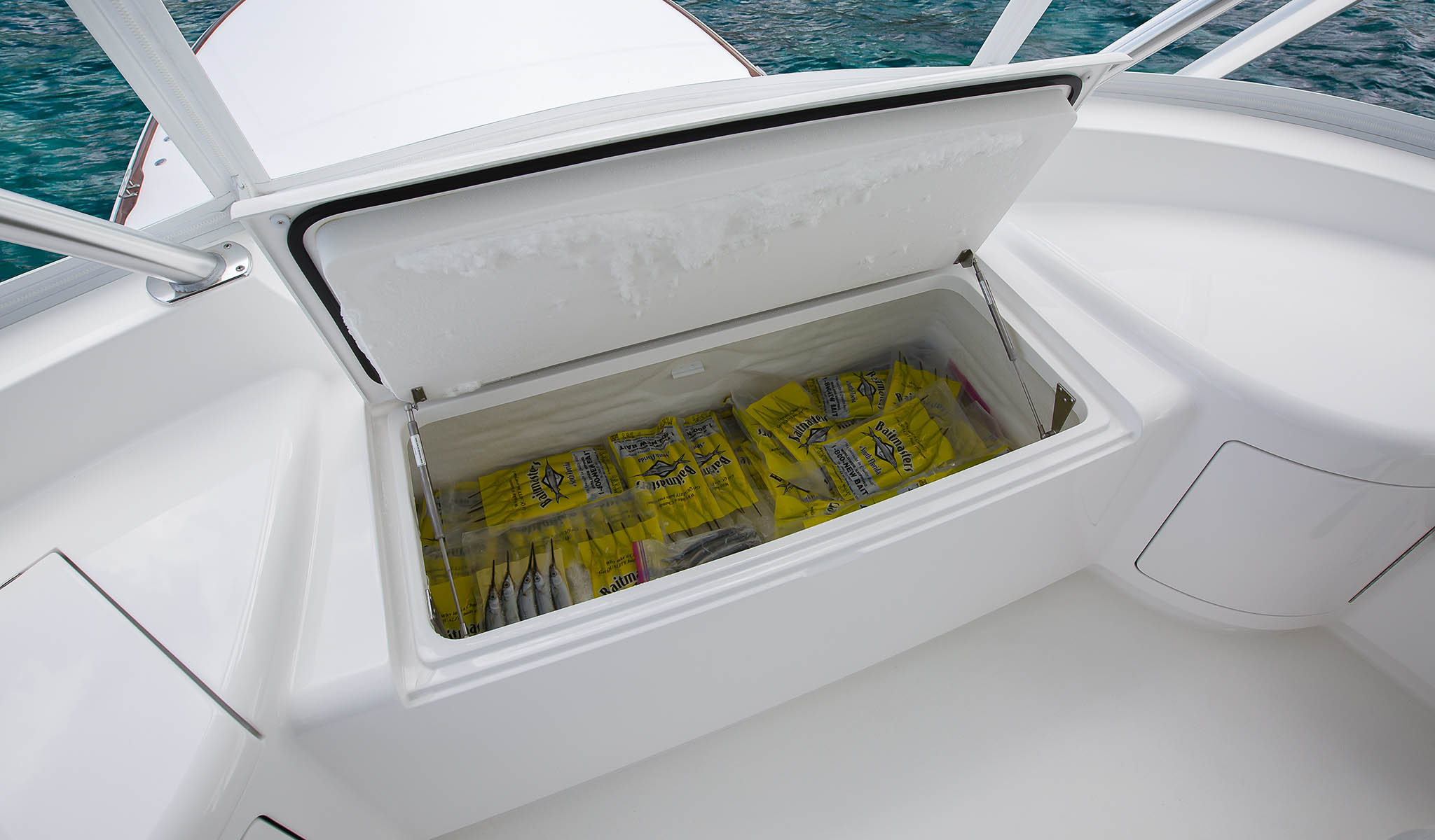 Viking Yachts 68 Convertible — photo 10