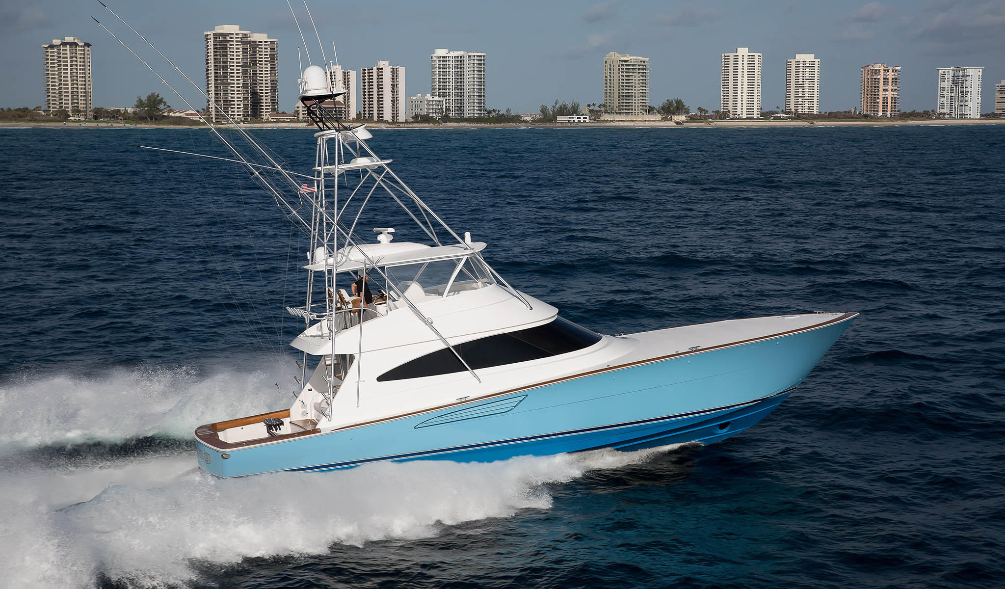 Viking Yachts 68 Convertible — photo 4