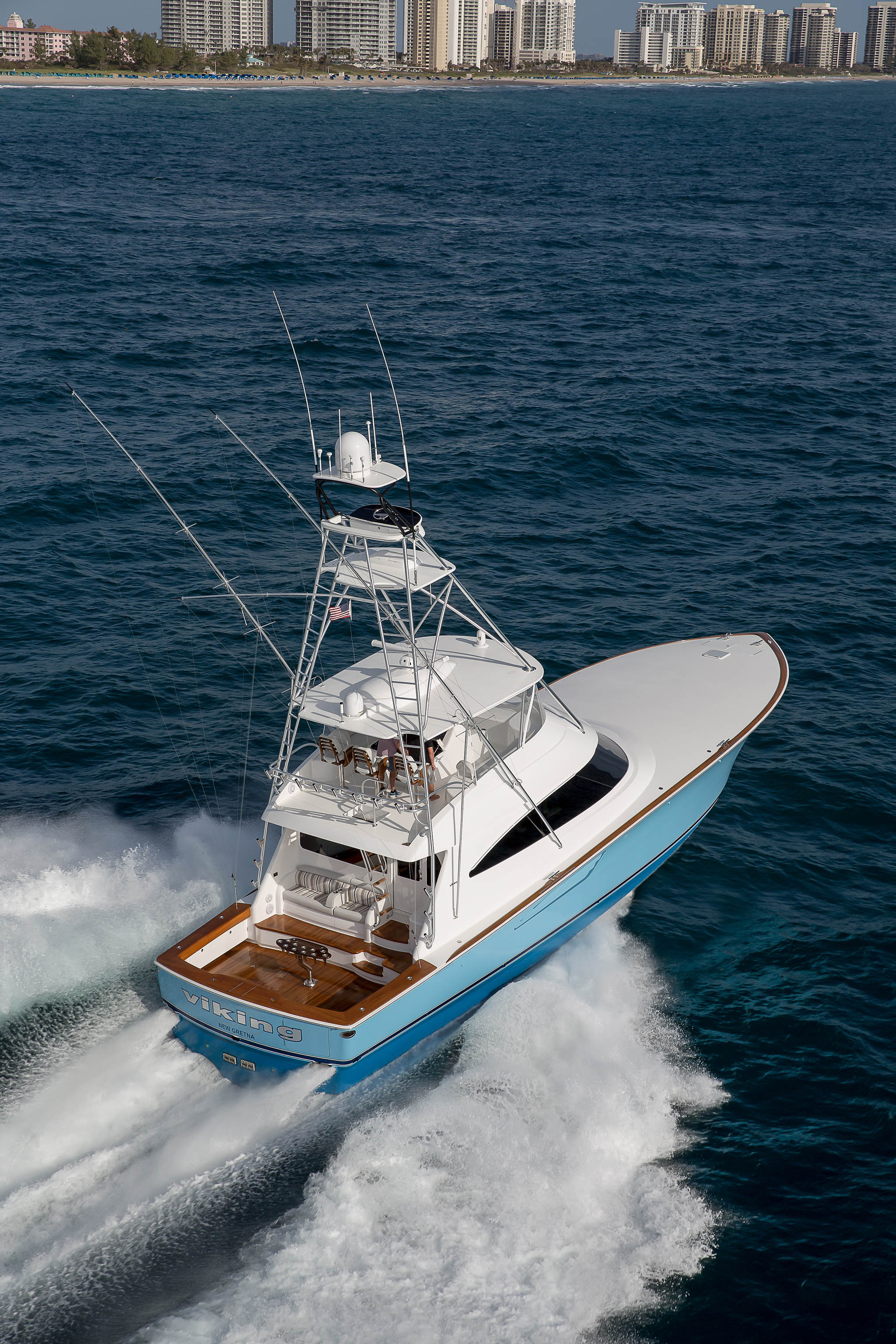Viking Yachts 68 Convertible — photo 3