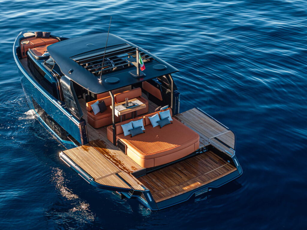 Cranchi A46 Luxury Tender — photo 4
