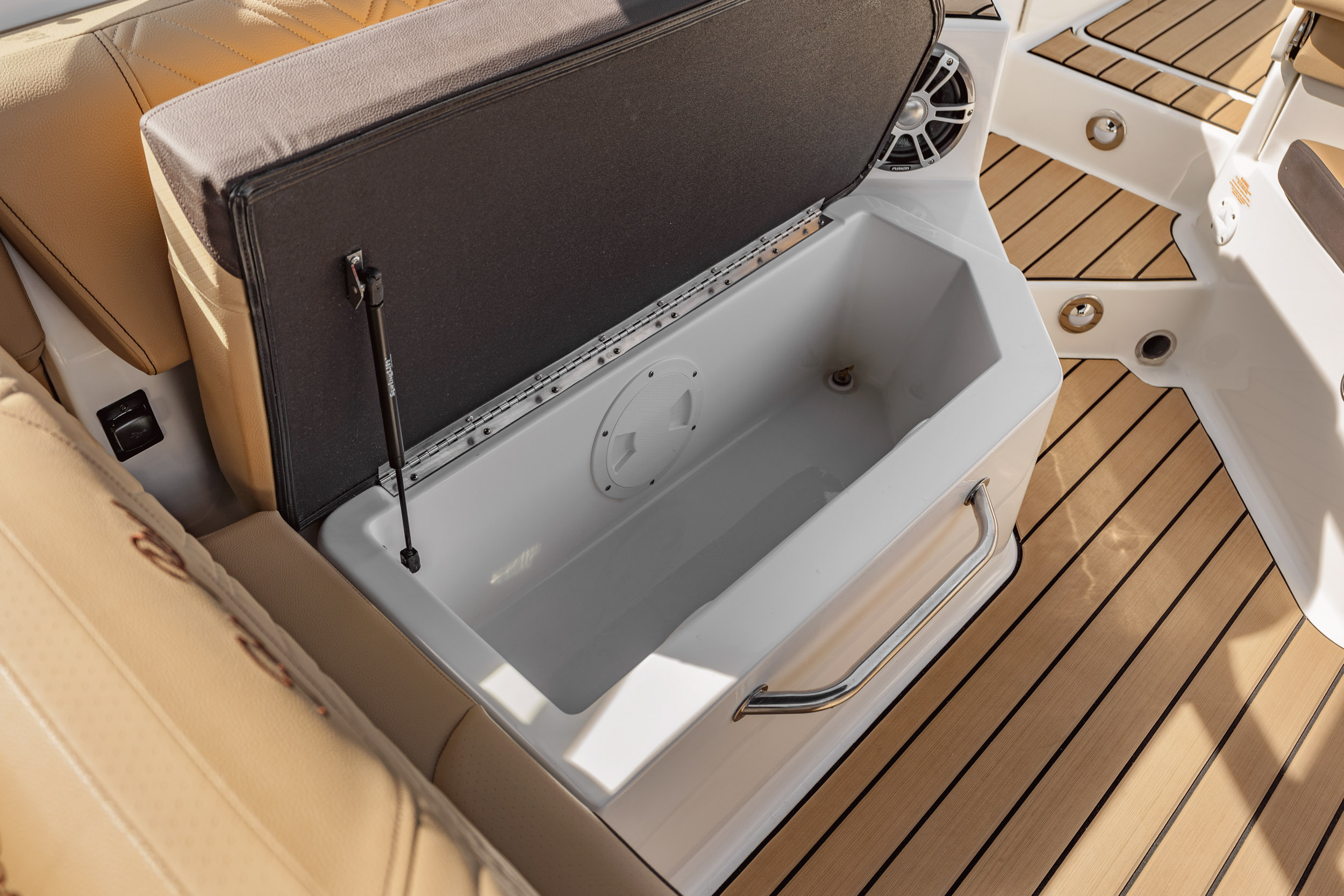 Sea Ray SDX 270 — photo 6