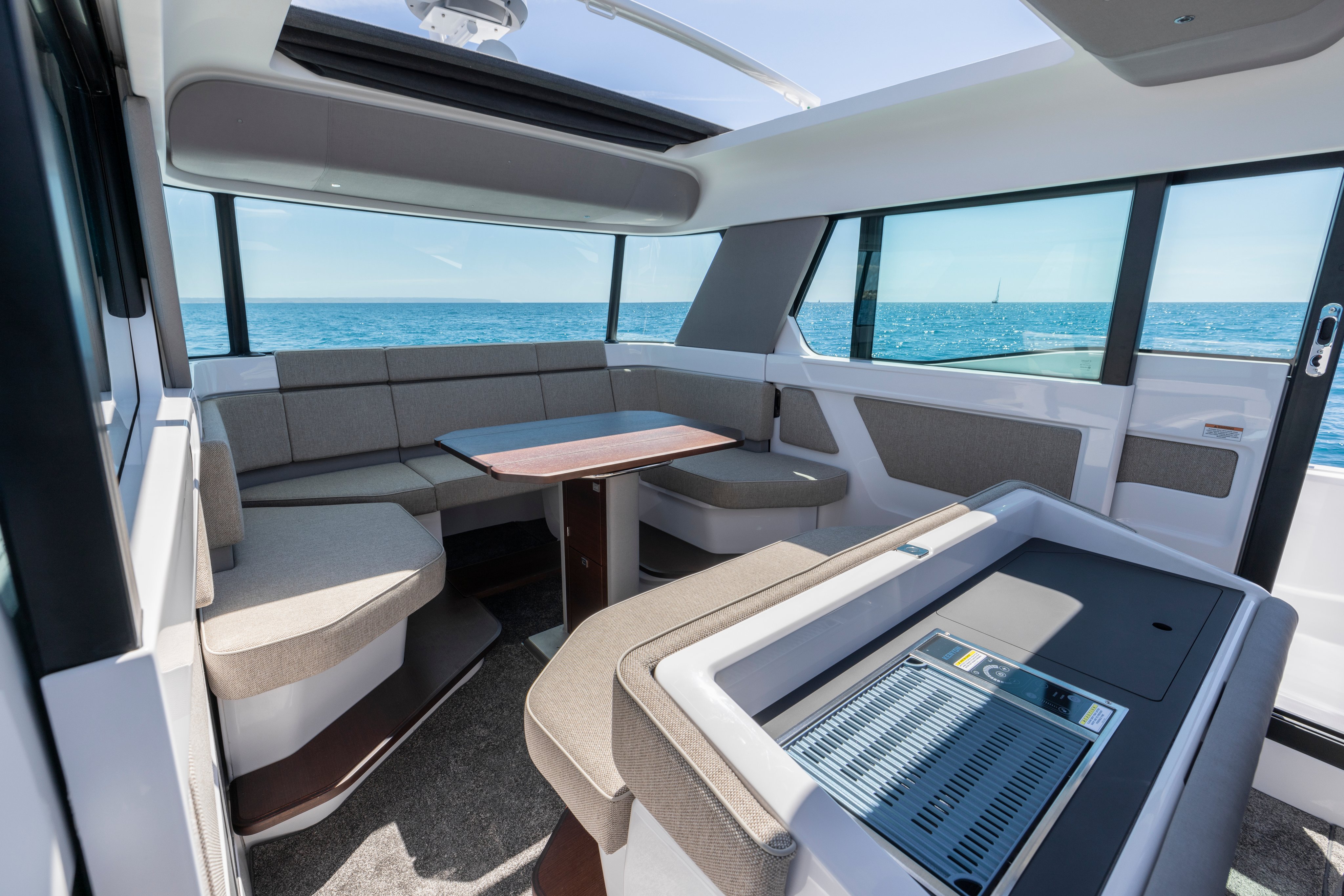 Axopar 45 XC Cross Cabin — photo 5