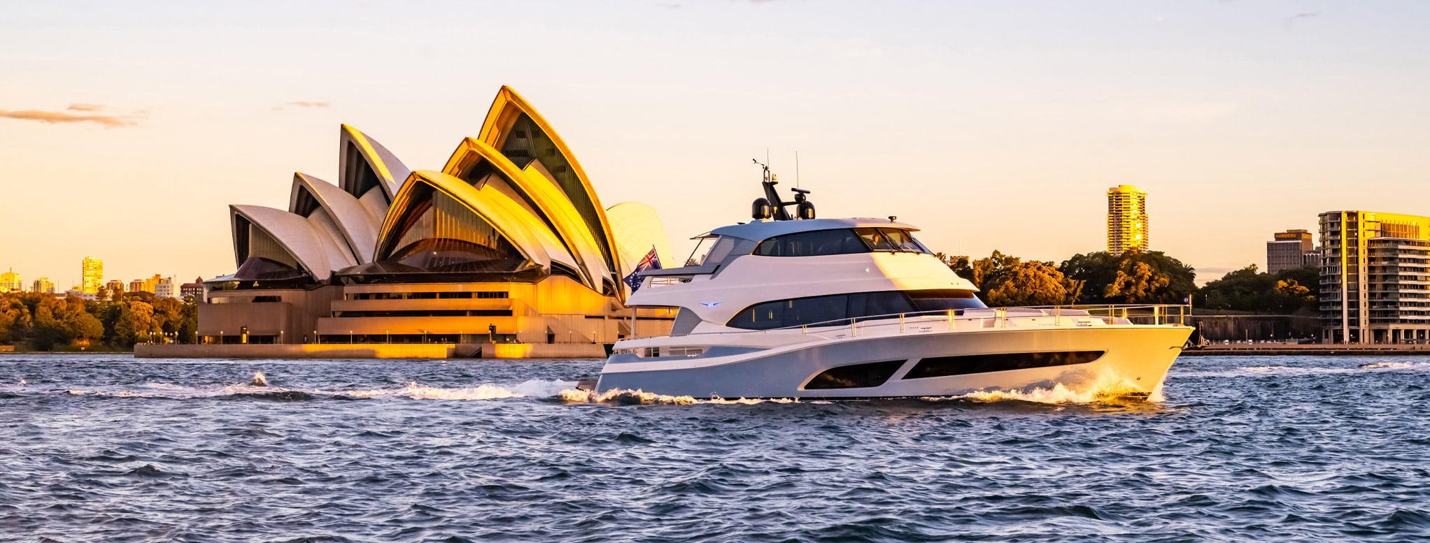 Riviera 78 Motor Yacht — photo 7