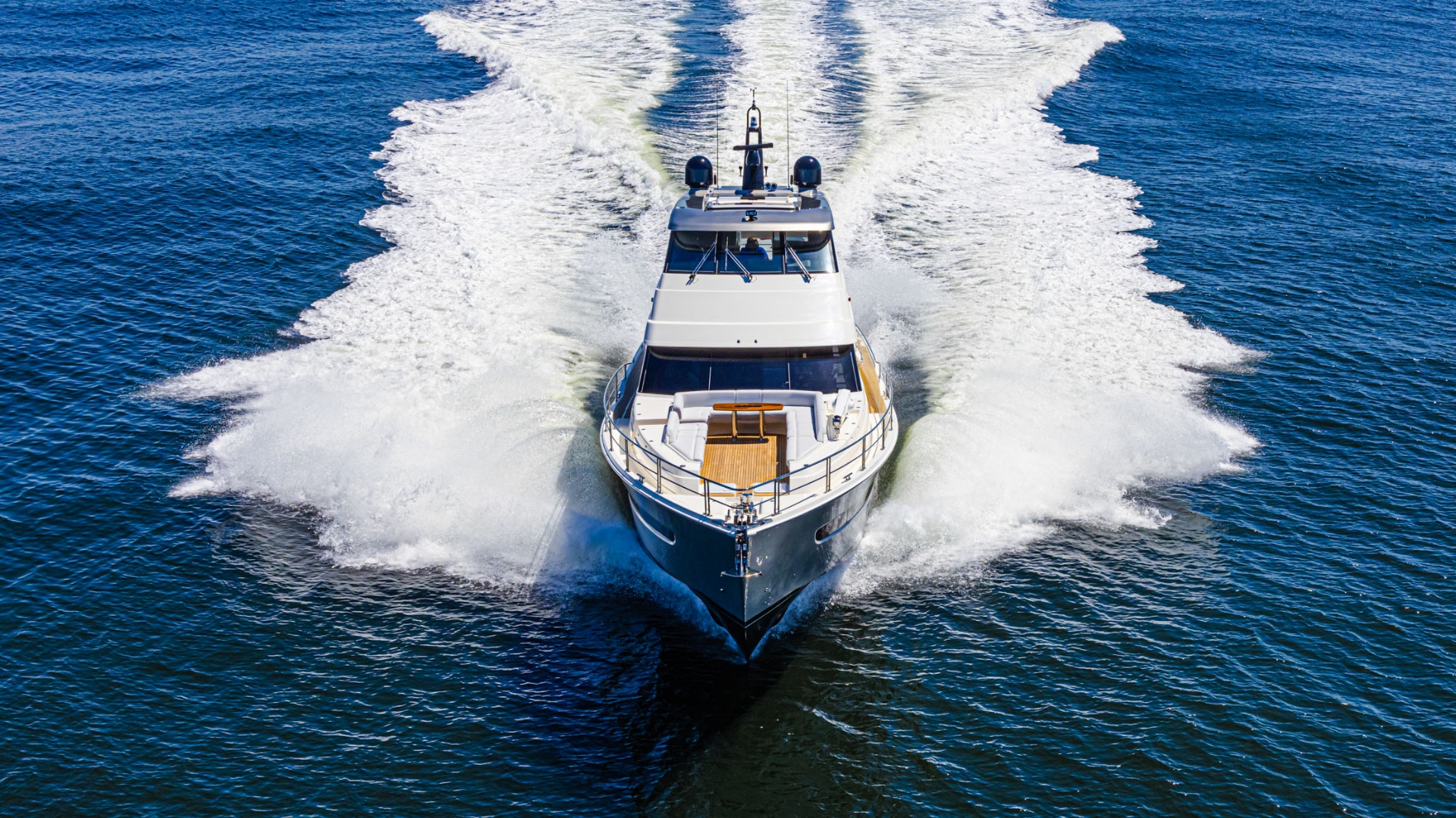 Riviera 78 Motor Yacht — photo 6