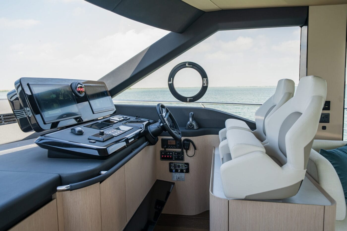 Majesty 65 — photo 10