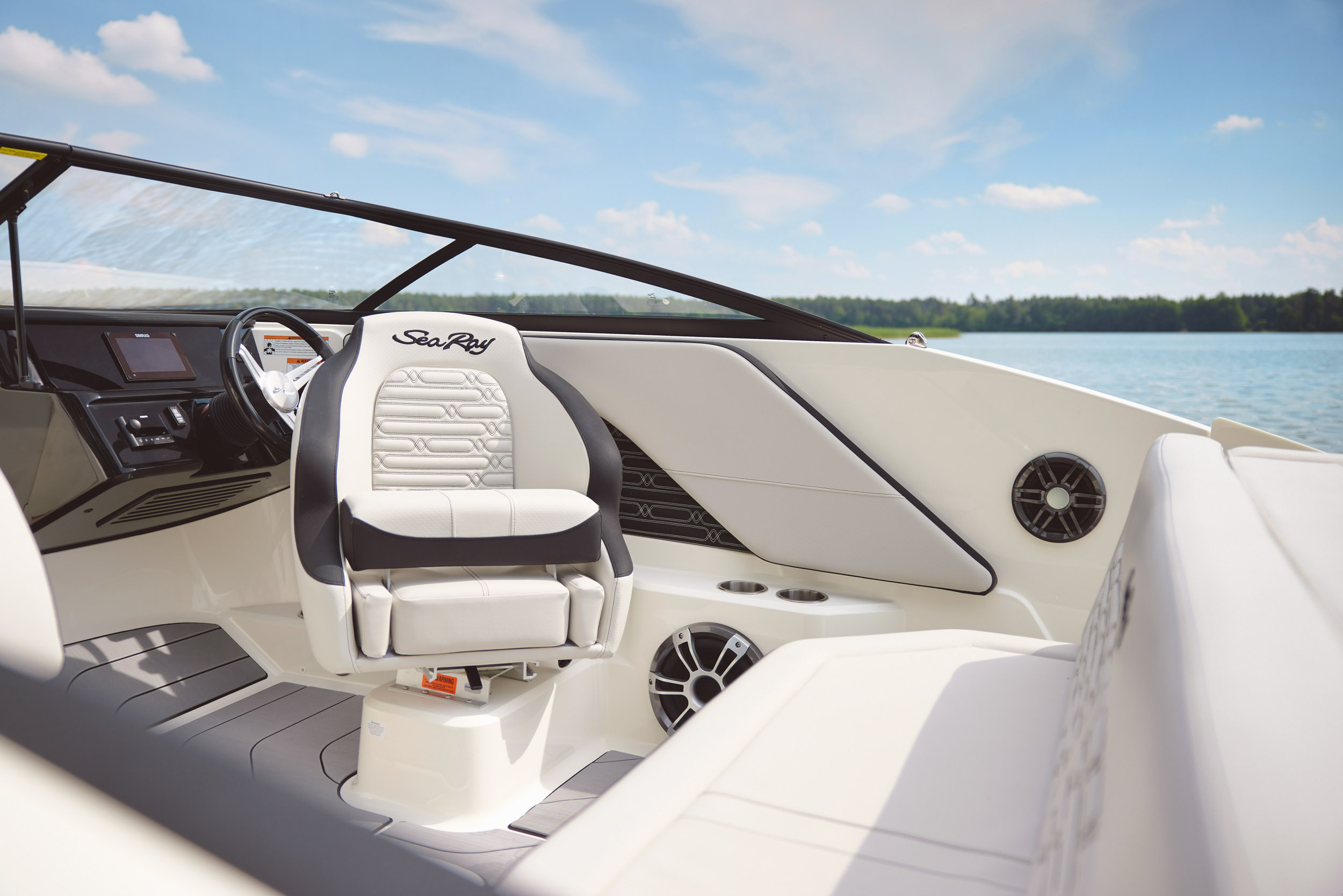 Sea Ray SPX 190 Outboard — photo 2