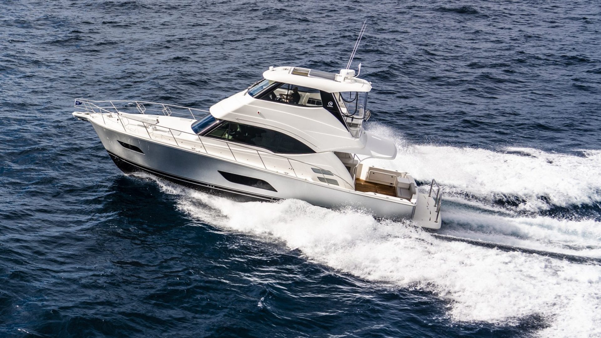 Riviera 54 Enclosed Flybridge — photo 7