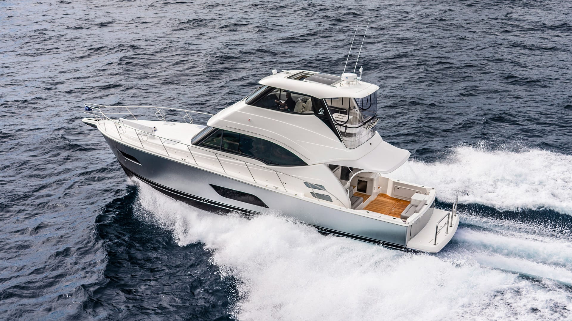 Riviera 54 Enclosed Flybridge — photo 4