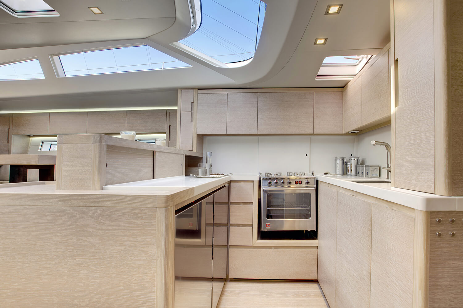 Advanced Yachts A66 — photo 9