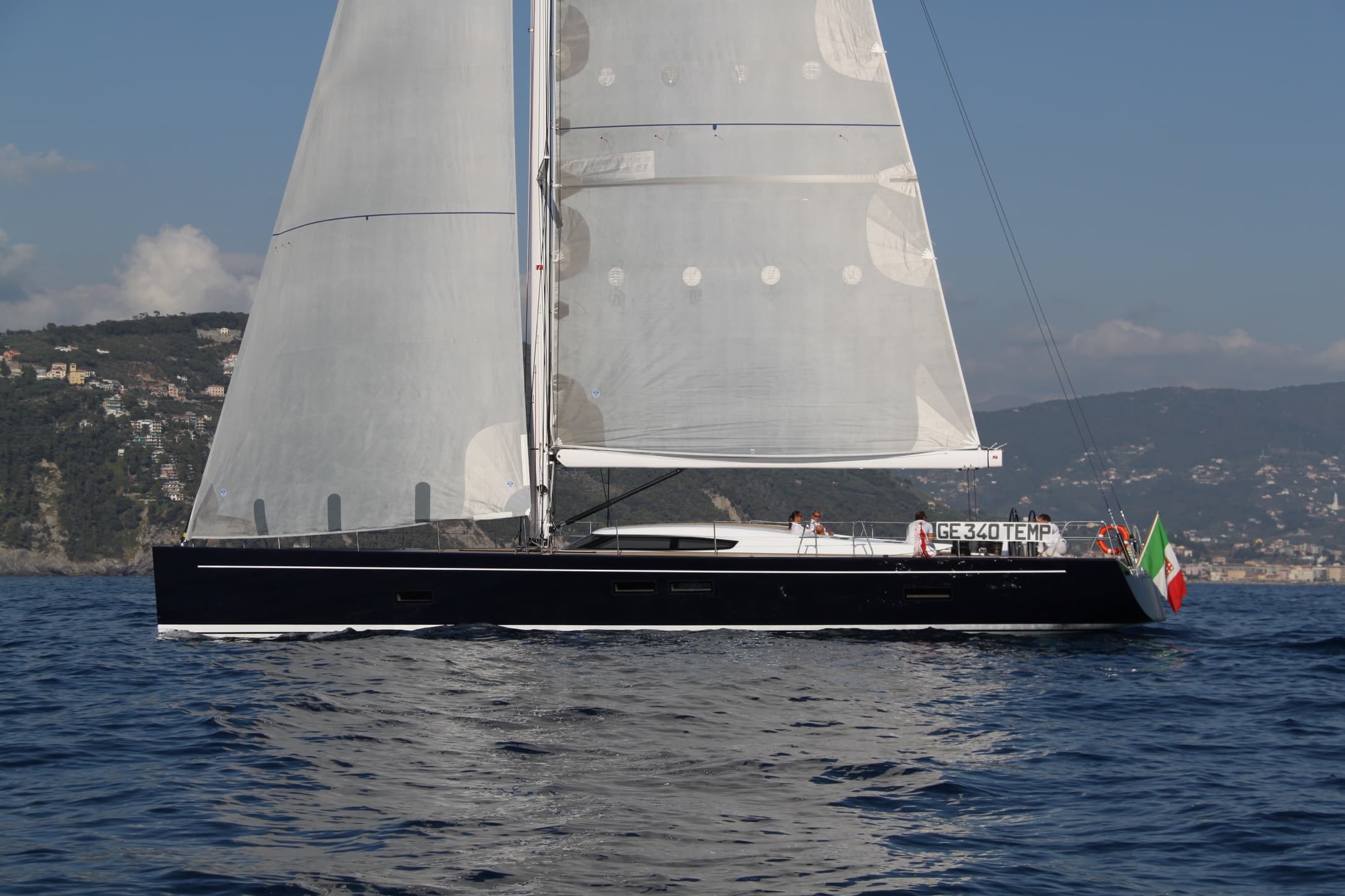 Advanced Yachts A66 — photo 7