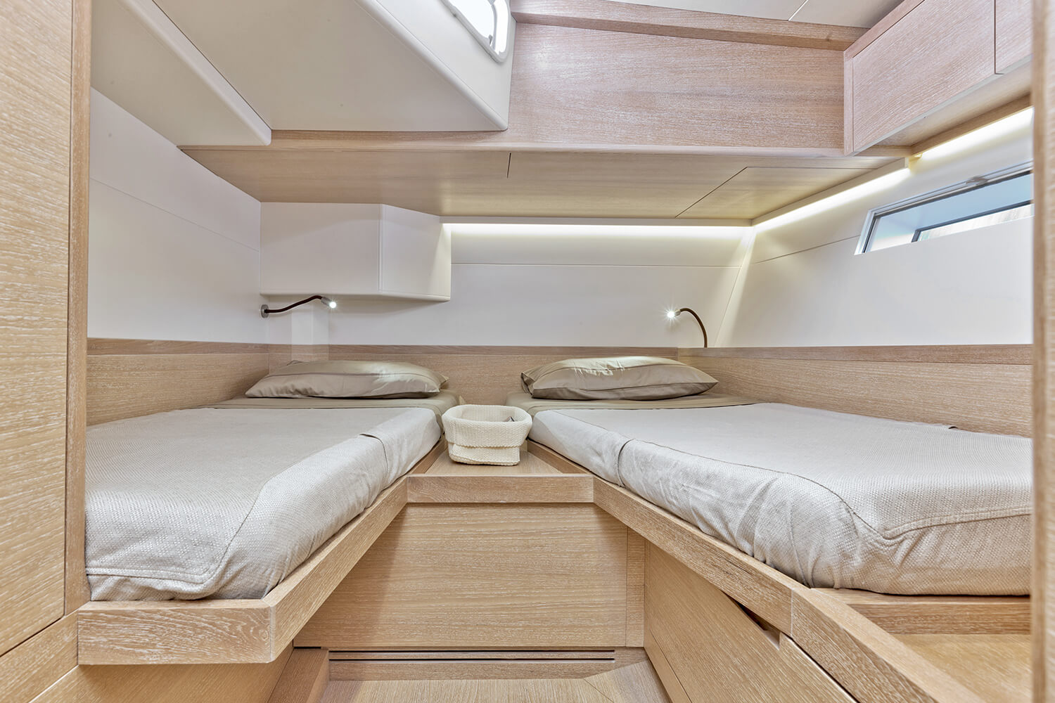 Advanced Yachts A66 — photo 10