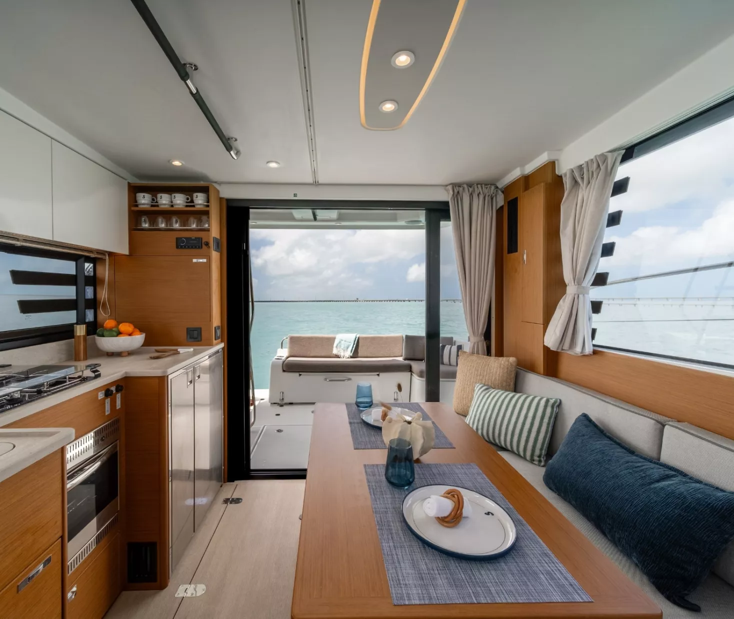 Beneteau Swift Trawler 37 Sedan — photo 10