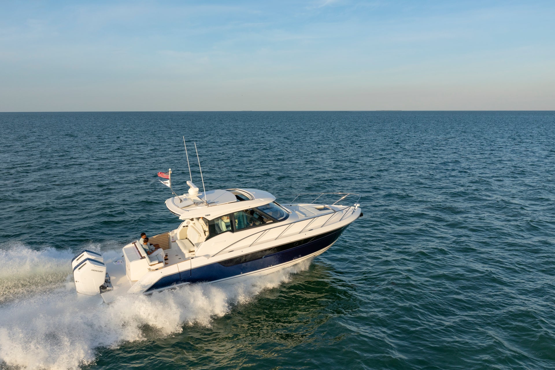 Tiara Yachts 39 LE — photo 3