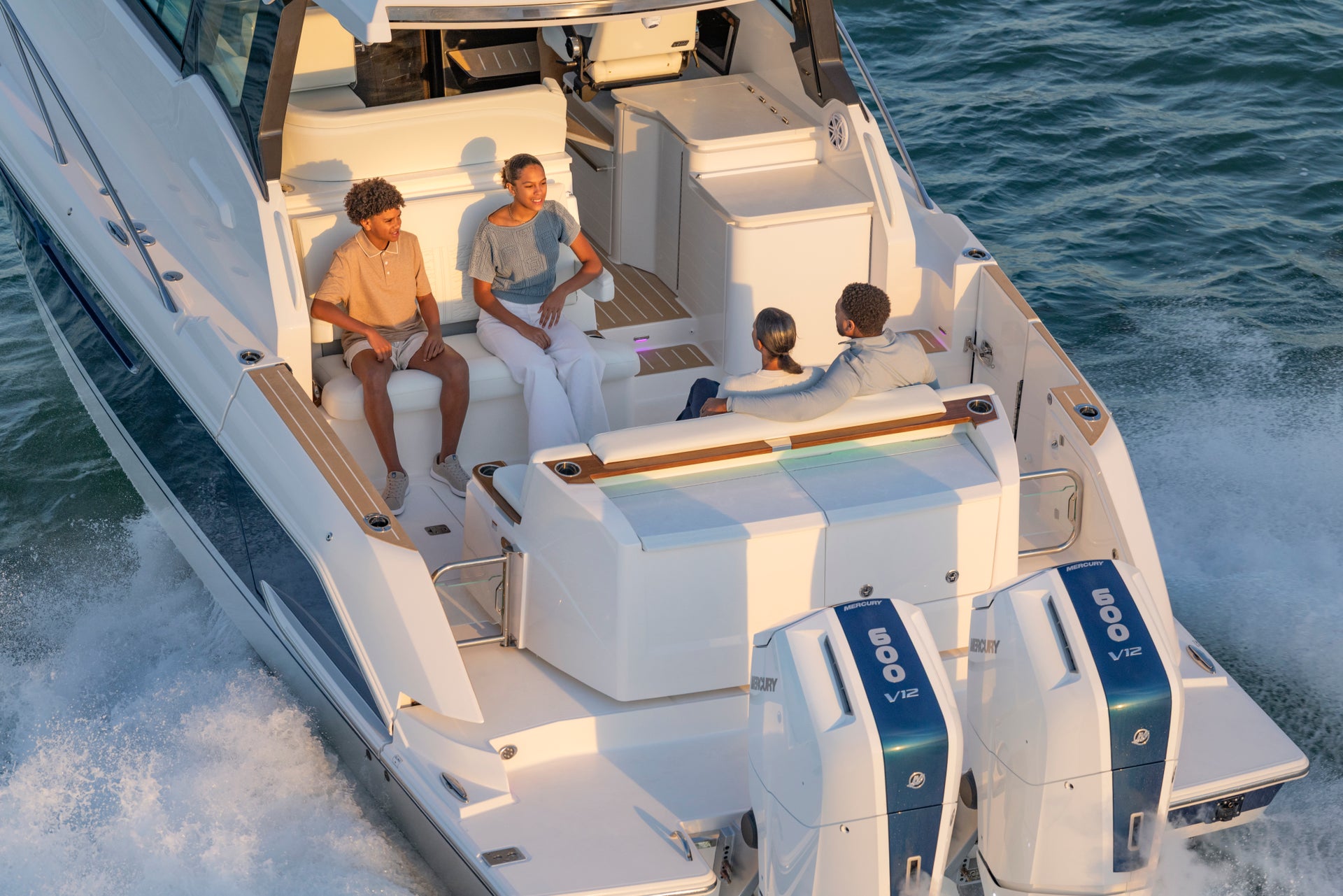 Tiara Yachts 39 LE — photo 4