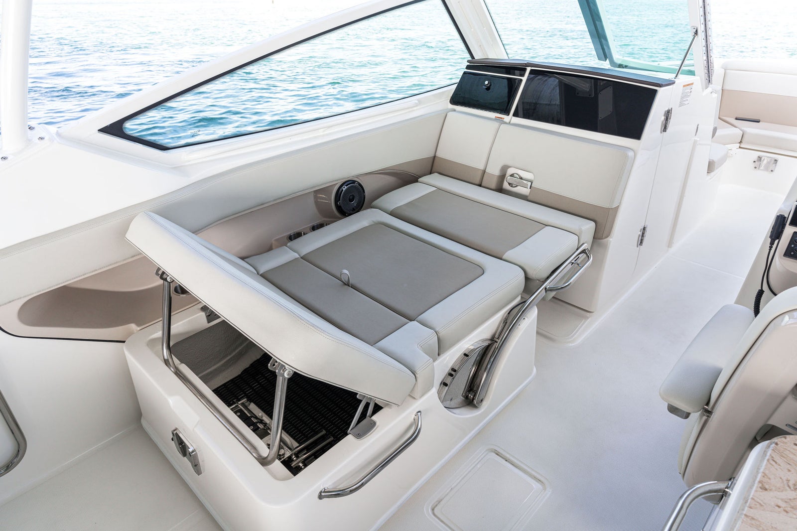 Boston Whaler 280 Vantage — photo 4