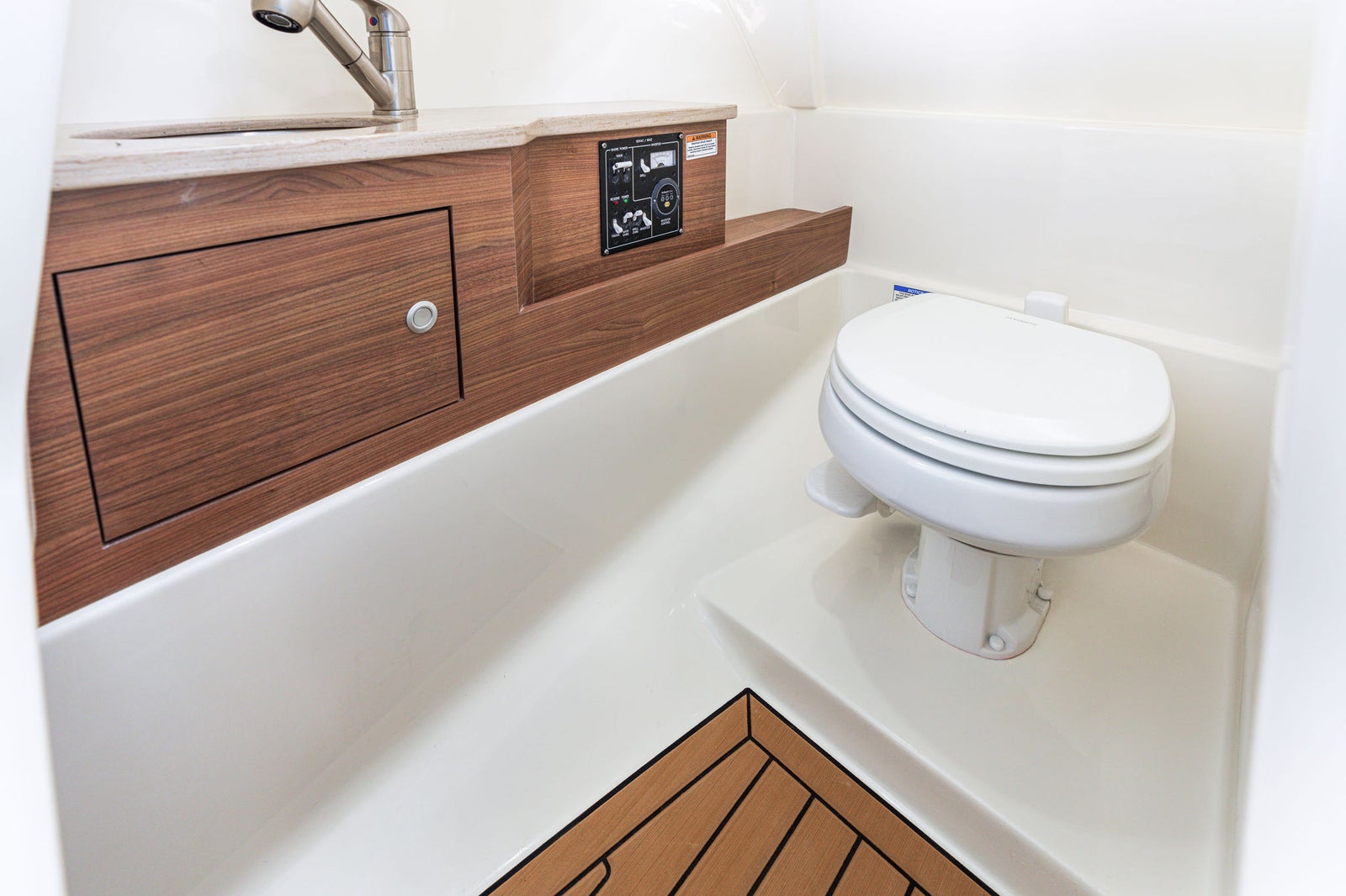 Boston Whaler 280 Vantage — photo 10