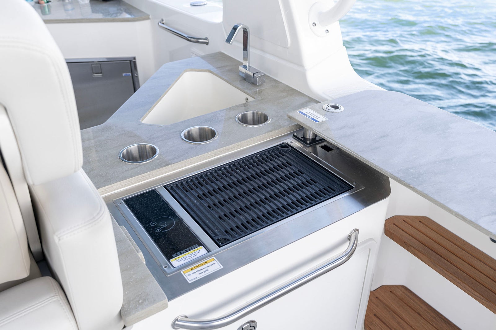 Boston Whaler 350 Realm — 写真 6