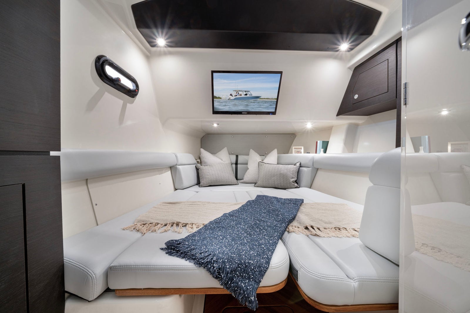 Boston Whaler 350 Realm — 写真 10