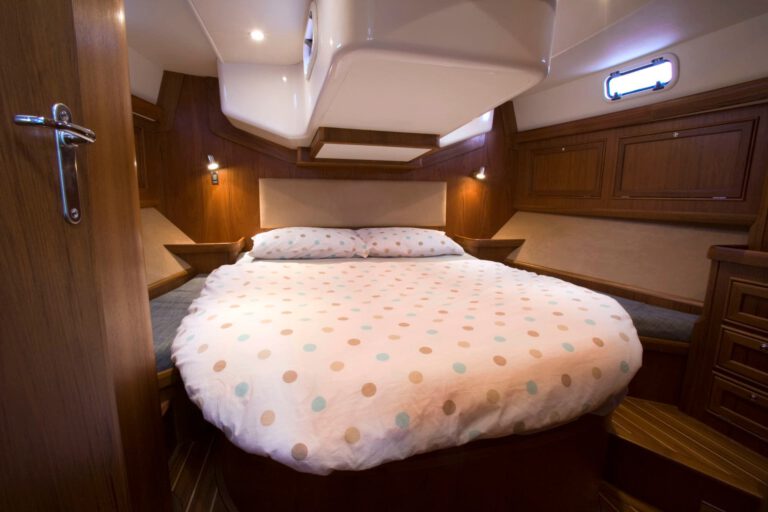 Rustler 44 — photo 6