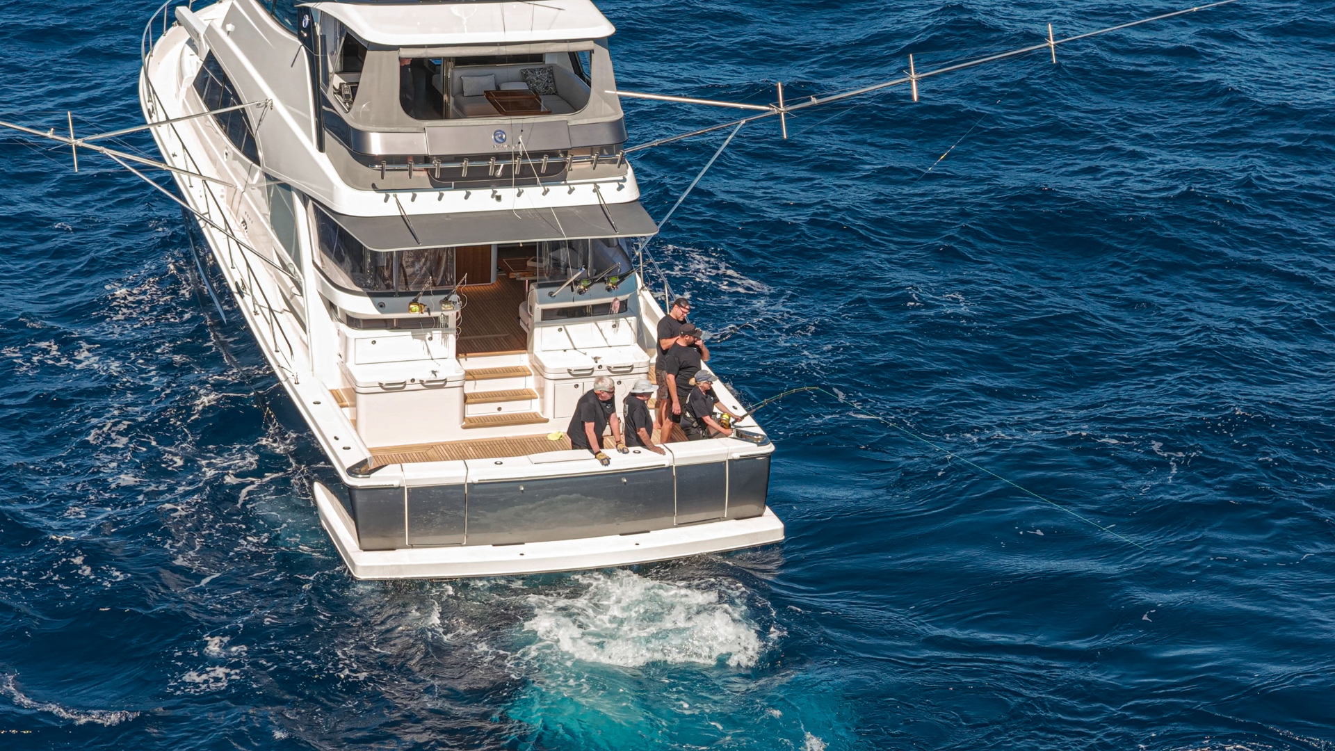 Riviera 68 Sports Motor Yacht Series II — photo 7