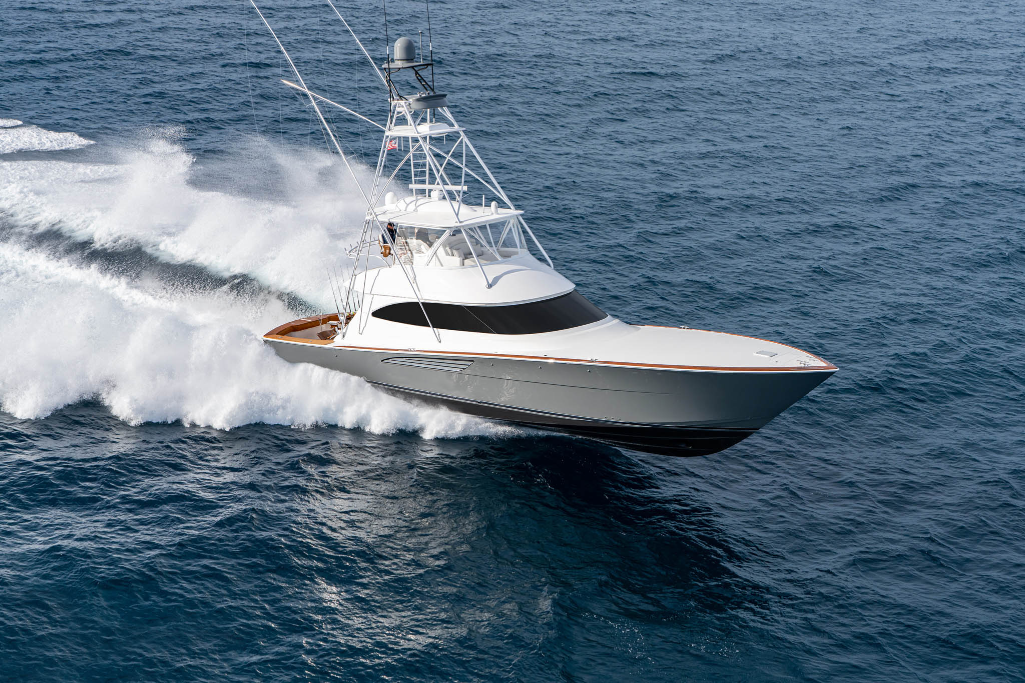Viking Yachts 64 Convertible — photo 4