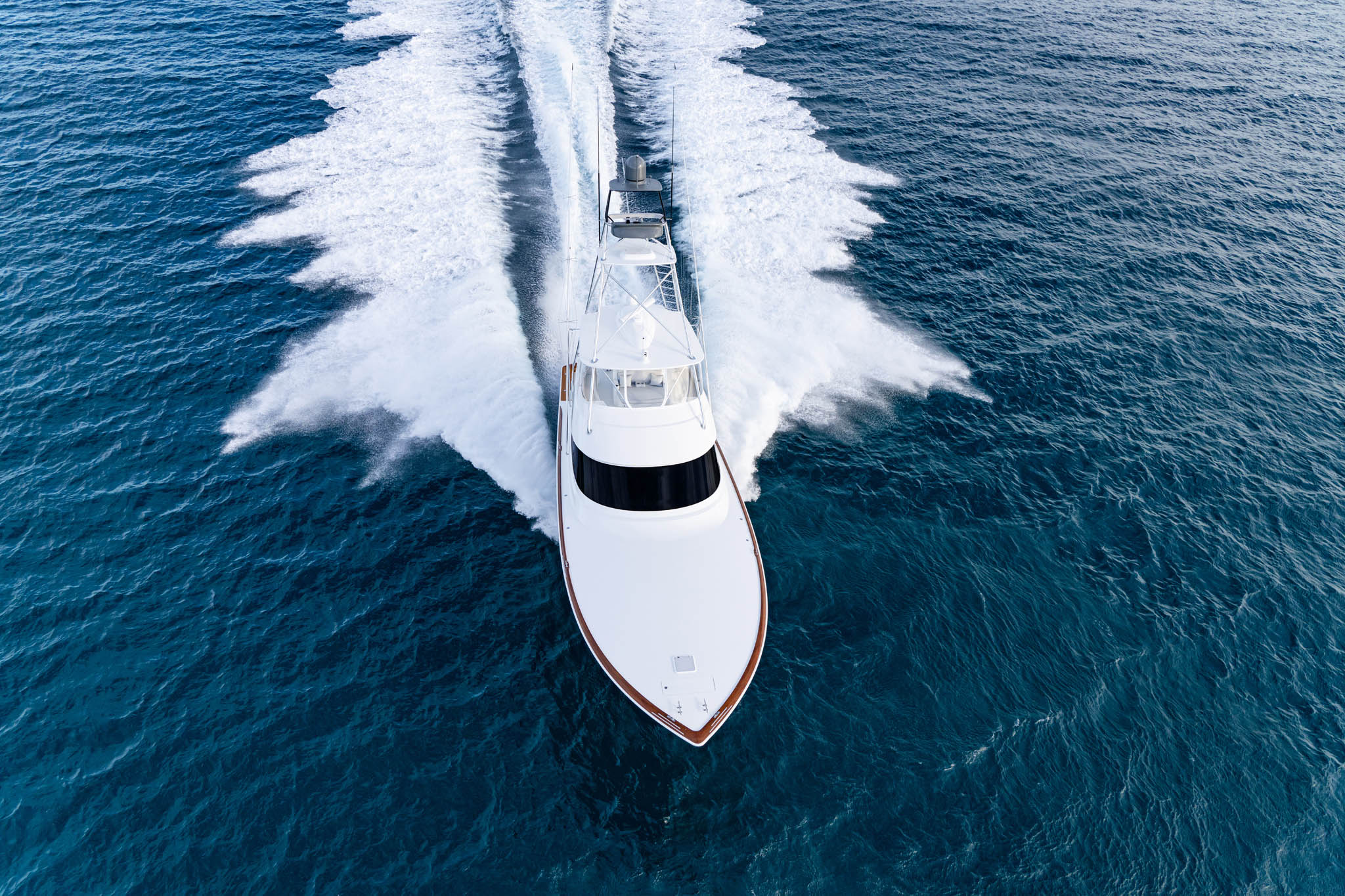 Viking Yachts 64 Convertible — photo 7