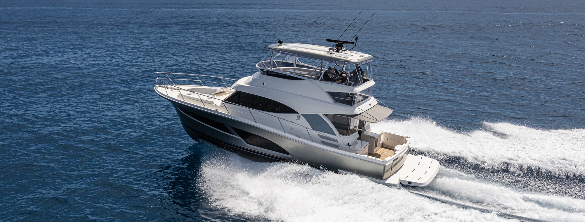 Riviera 46 Sports Motor Yacht — photo 1