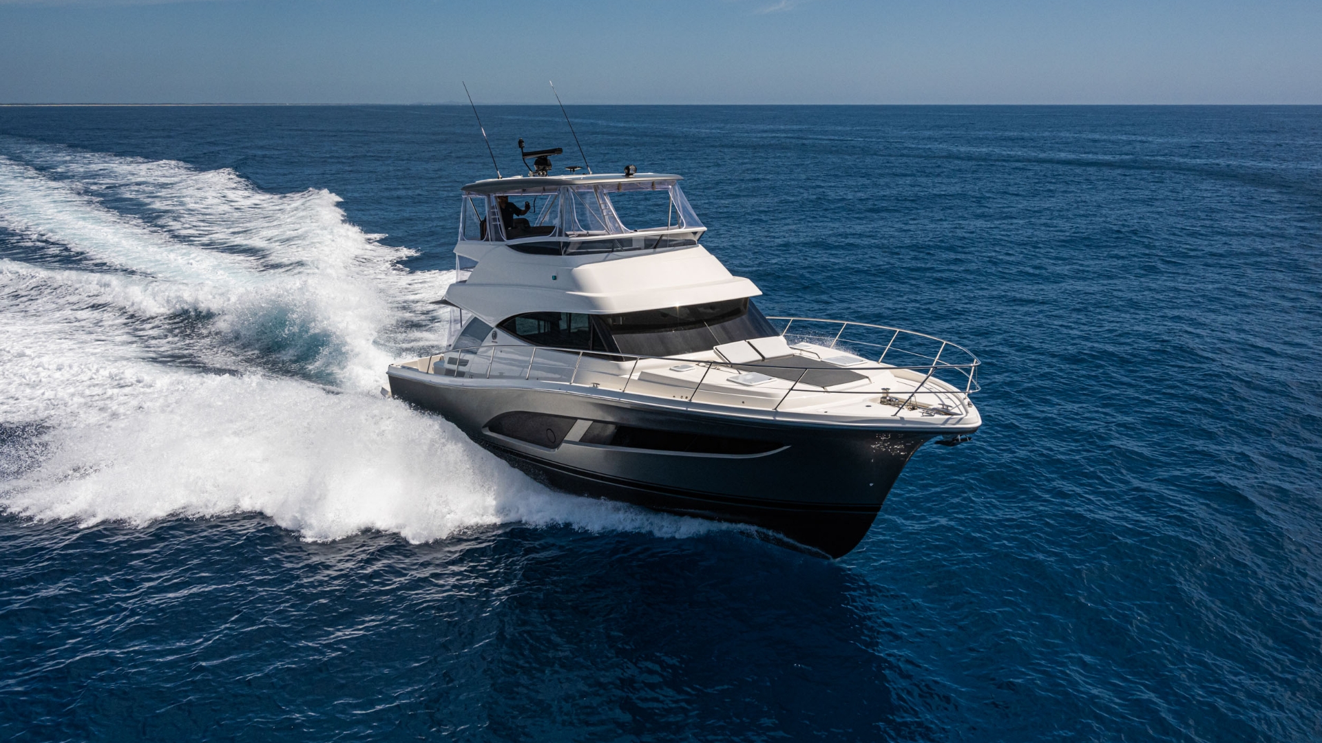 Riviera 46 Sports Motor Yacht — photo 3